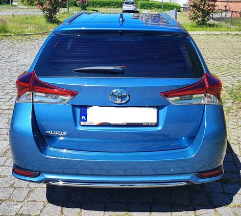 Toyota Auris cena 64000 przebieg: 147500, rok produkcji 2018 z Elbląg małe 92